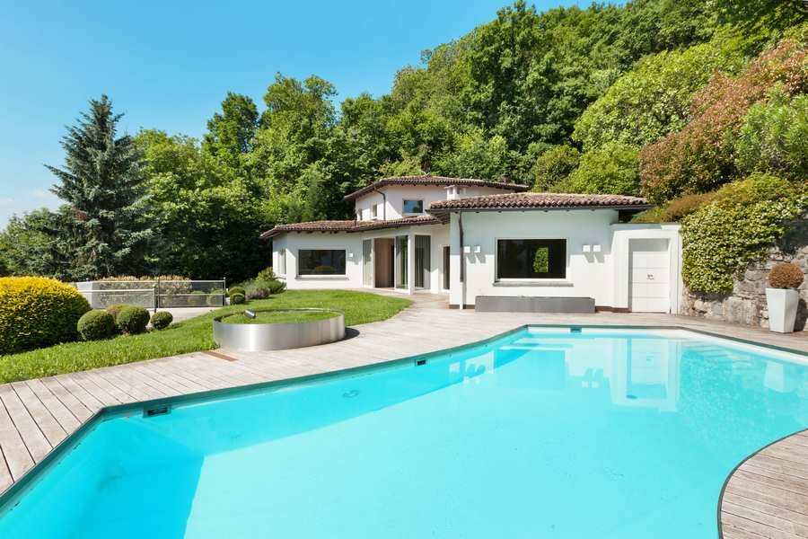 aquarev-pisciniste-bourg-en-bresse-professionnel-pour-la-renovation-du-pvc-arme-de-piscine