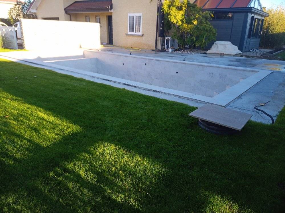 Piscine béton monobloc à Bourg-en-Bresse